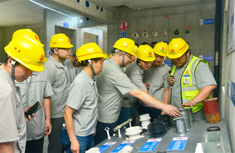 为进一步推进优质客户高效履约，提升交付品质、达成客户满意，2025年6月25日，抖圈论坛建设集团在上海组织召开2025年越秀地产、华润置业客户履约推进会。